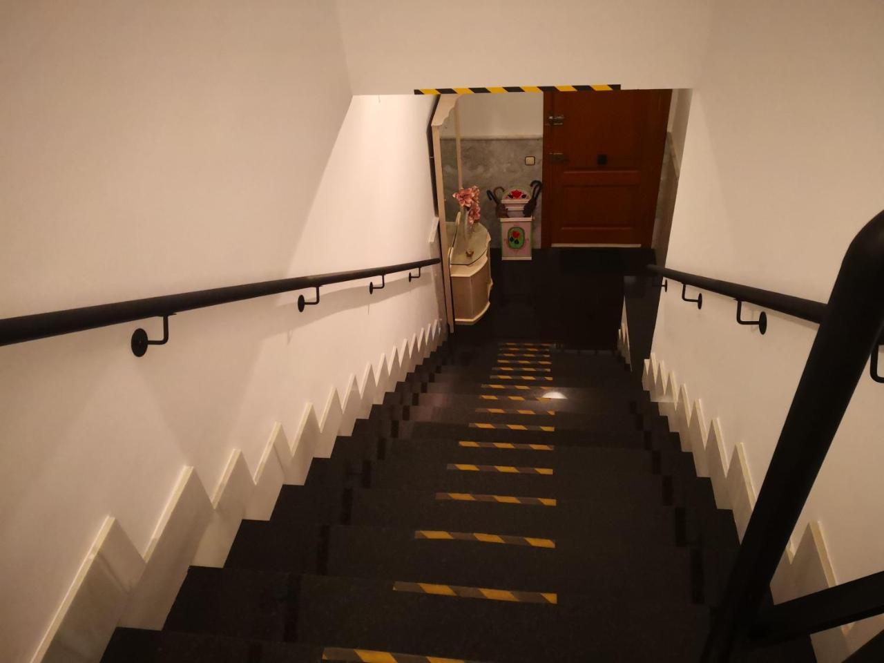 Sanvar Apartment Almagro Luaran gambar